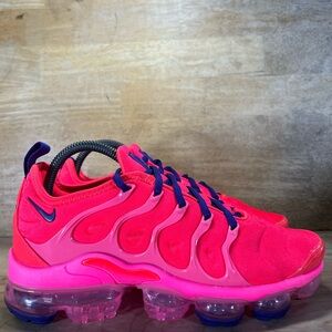 Nike Air VaporMax Plus Womens Size 8 Running Shoes Sneakers Bright Crimson